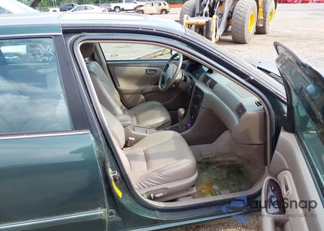 2001 Toyota Camry Xle V6 z USA, uszkodzony, nr VIN 4T1BF28K61U123302